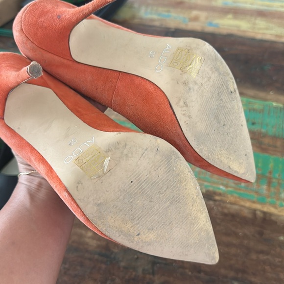Orange suede pumps - Picture 5 of 6